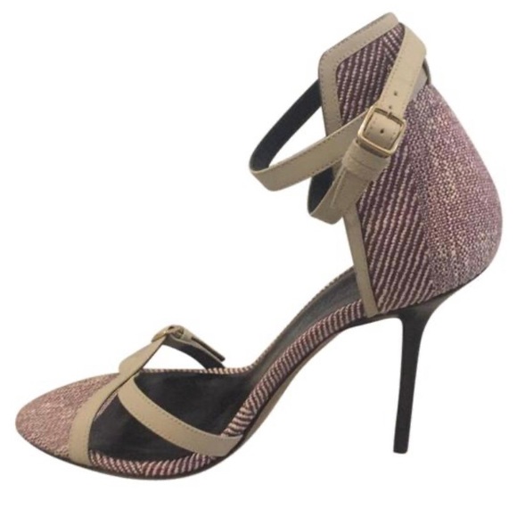 Burberry NWT Astor White Norrice Sandals - Picture 1 of 11